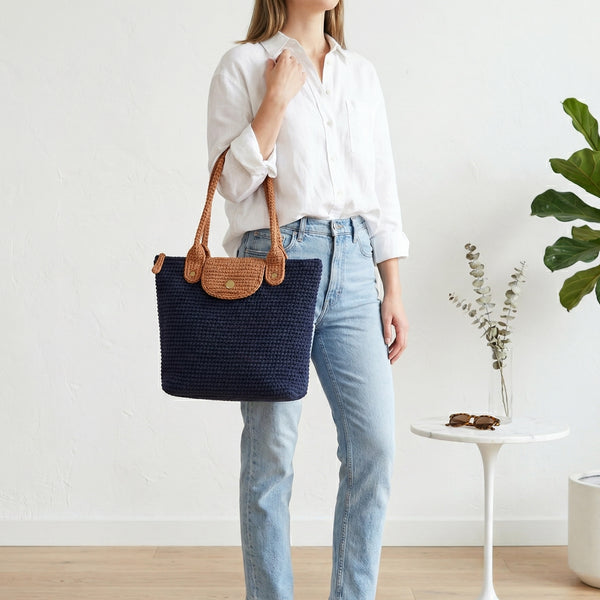 Crochet Tote Bag Pattern - Chic Two-Tone Structured Bag with Magnetic Clasp Closure